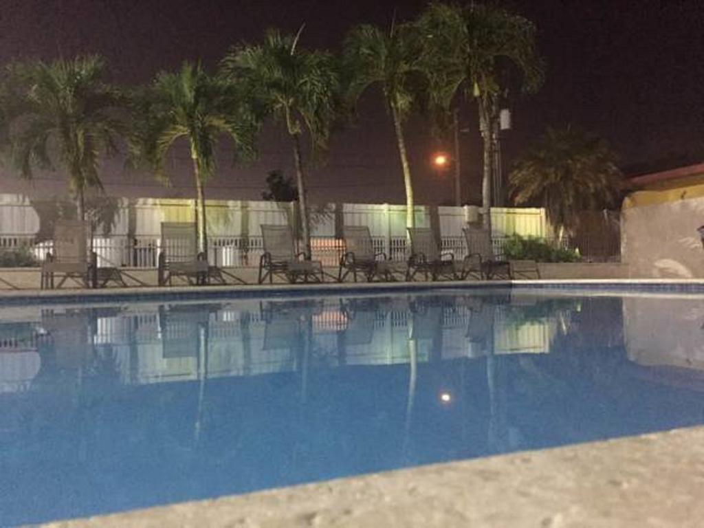 Arecibo Inn Экстерьер фото